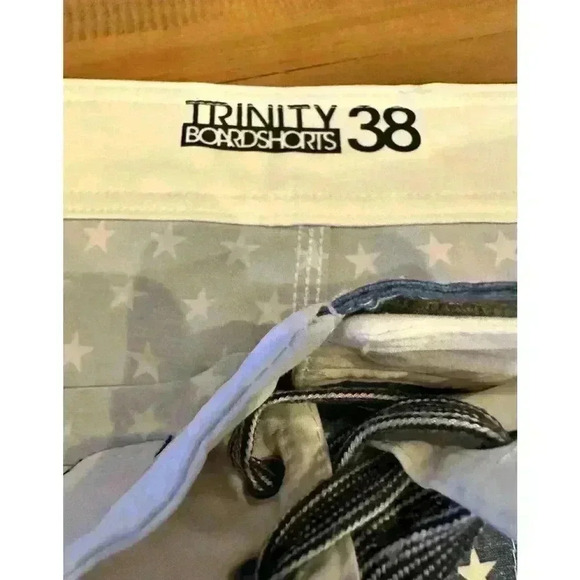 Men’s Trinity Size 38 Board Shorts Stretch 10.5" American Flag Red - Picture 2 of 3